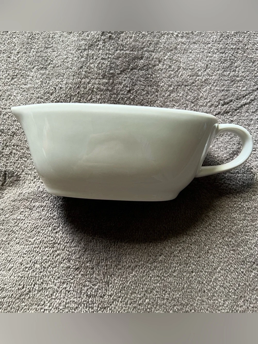 Buffalo David Bitton White Ceramic Sauce Boat with Handle